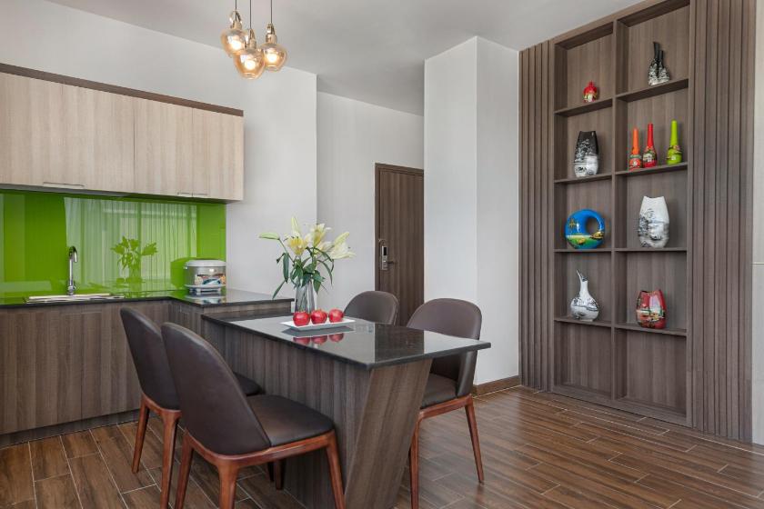 Căn Hộ Nhìn Ra Thành Phố