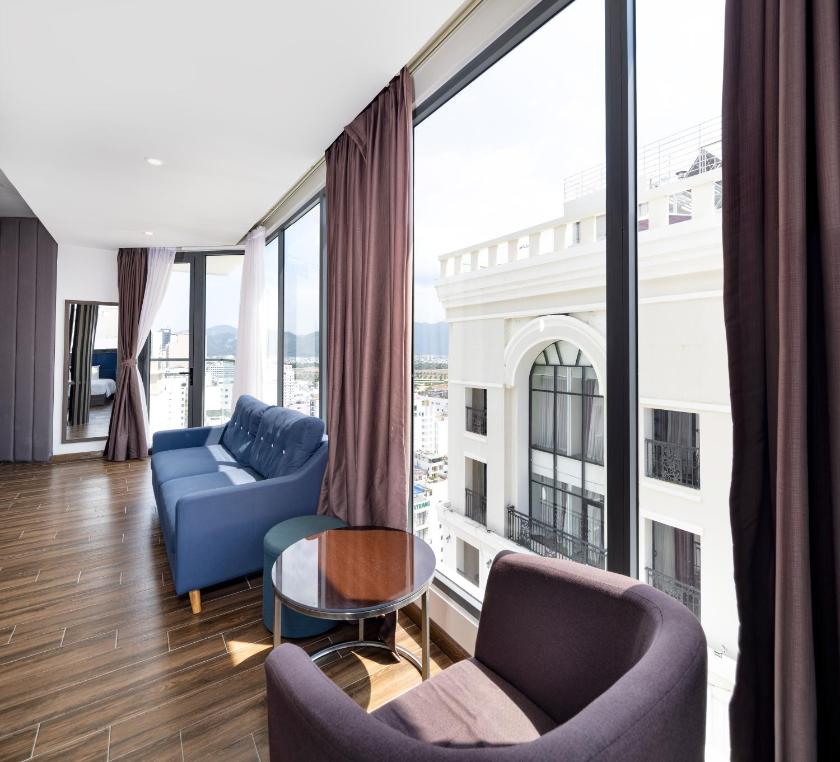 Căn Hộ Nhìn Ra Thành Phố