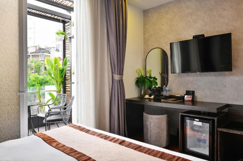 Phòng Deluxe Premium Có Ban Công