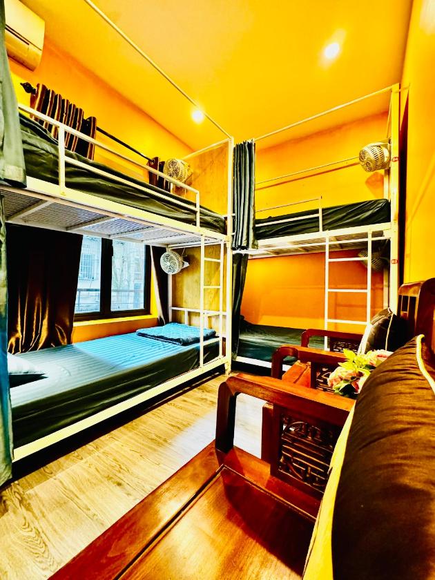 Phòng Ngủ Tập Thể 10 Giường Cho Cả Nam Và Nữ