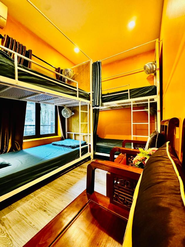 Phòng Ngủ Tập Thể 10 Giường Cho Cả Nam Và Nữ