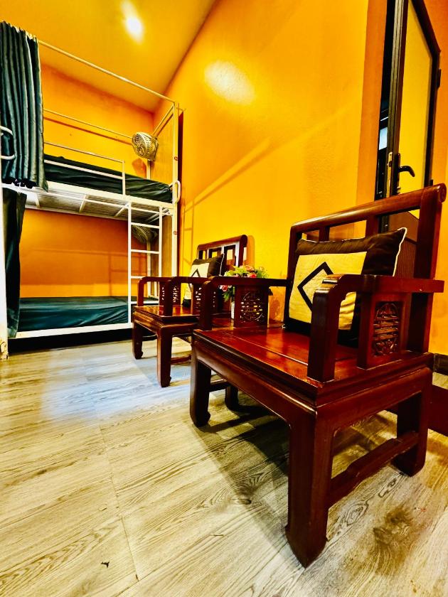 Phòng Ngủ Tập Thể 10 Giường Cho Cả Nam Và Nữ