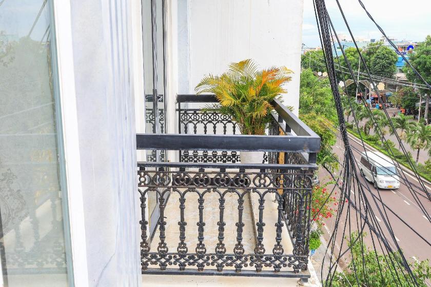 Phòng Giường Đôi Có Ban Công