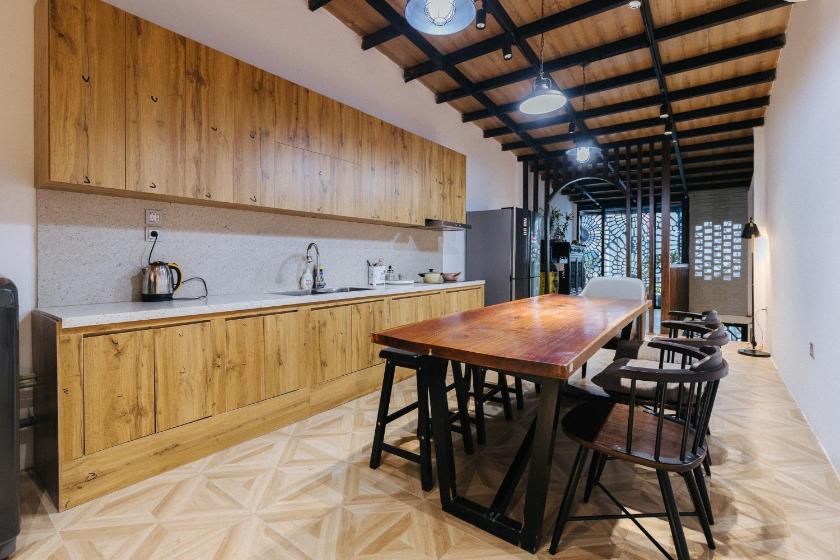 Phòng Deluxe Giường Đôi Có Ban Công