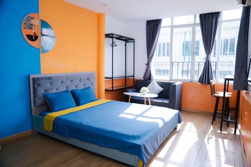 Studio Nhìn ra hồ