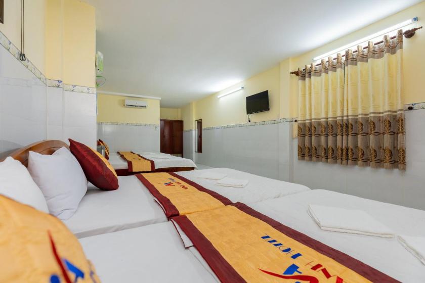 Phòng Ngủ Tập Thể 4 Giường Cho Cả Nam Và Nữ 