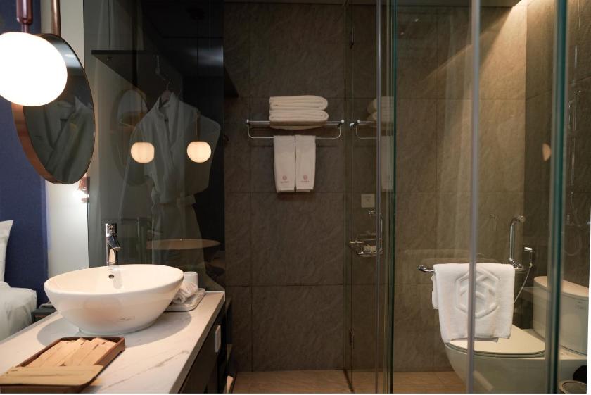 Deluxe Double Room (Window)  Deluxe Double Room (Window)