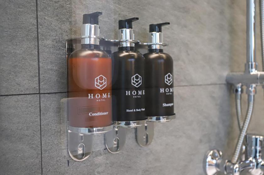 Deluxe Double Room (Window)  Deluxe Double Room (Window)