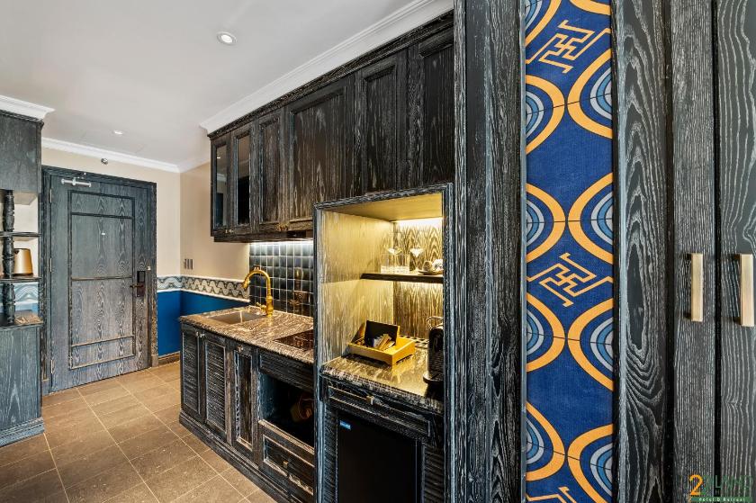 Suite có giường cỡ King với ban công Suite có giường cỡ King với ban công