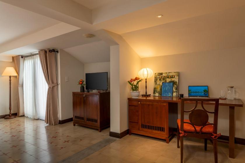 Phòng Deluxe Giường Đôi Hướng Sông