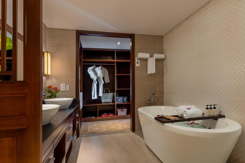 Suite Gia Đình Nhìn Ra Sông