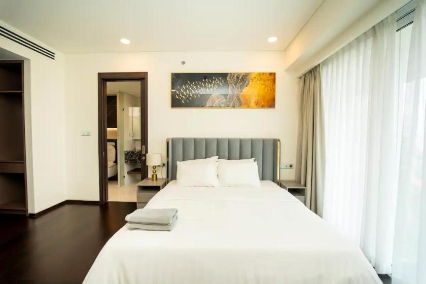 Four-Bedroom Luxury Apartment