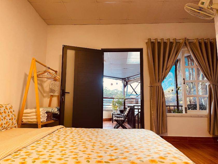 Phòng 4 Người Có Ban Công