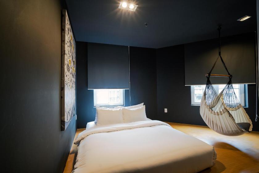 EXECUTIVE DOUBLE NEST - FREE LAUNDRY, MINIBAR EXECUTIVE DOUBLE NEST - FREE LAUNDRY, MINIBAR