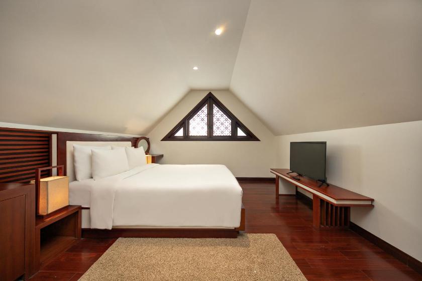 Biệt Thự Nhìn Ra Vườn