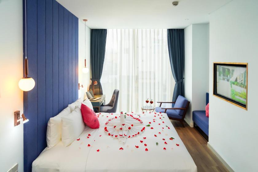 Suite Double Room (Window)  Suite Double Room (Window)