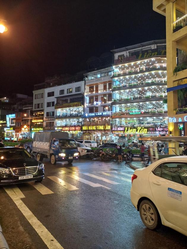 Phòng 4 Người Có Ban Công