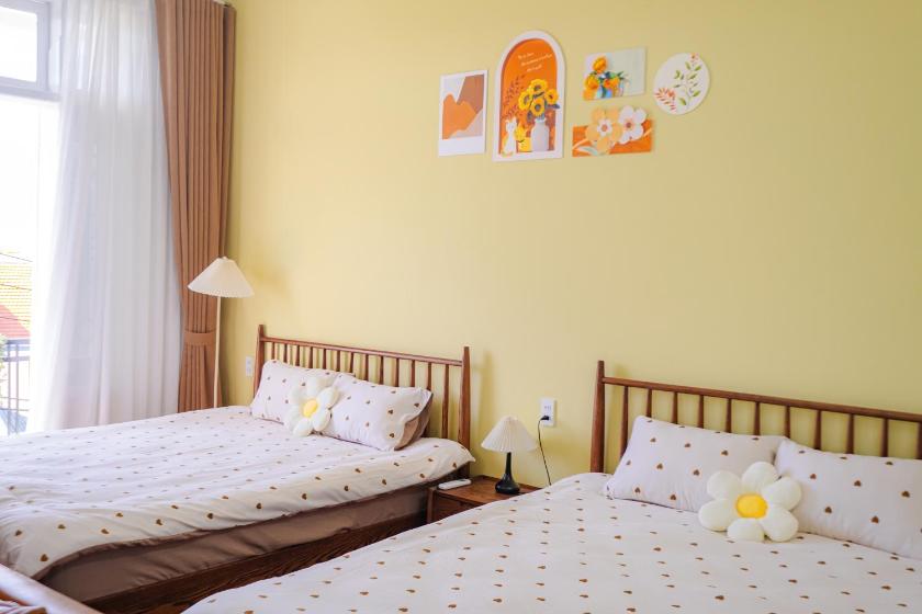 Phòng 2 giường đơn có ban công