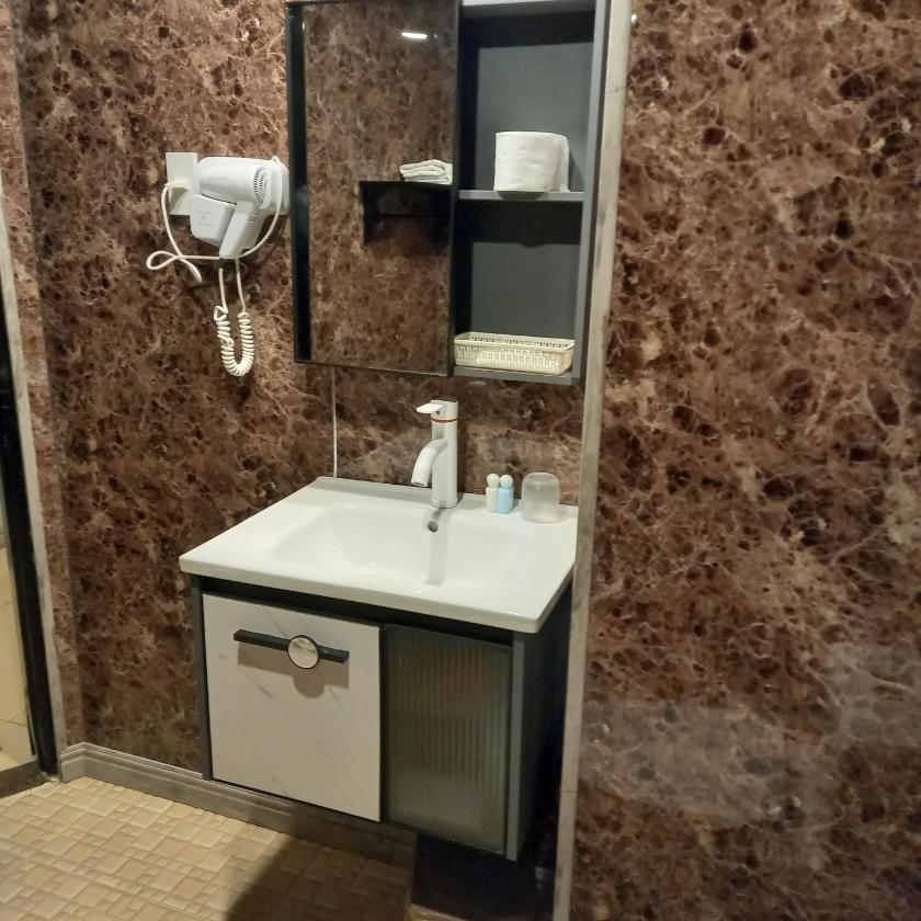 Phòng 2 Giường Đơn Nhìn Ra Thành Phố