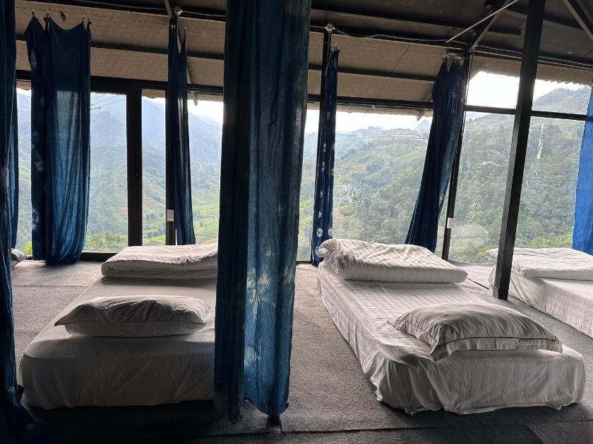 Phòng Ngủ Tập Thể Cho Cả Nam Và Nữ