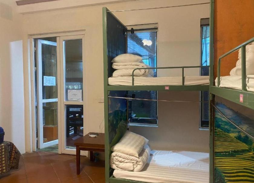 Giường Tầng Trong Phòng Ngủ Tập Thể Cho Nam Và Nữ