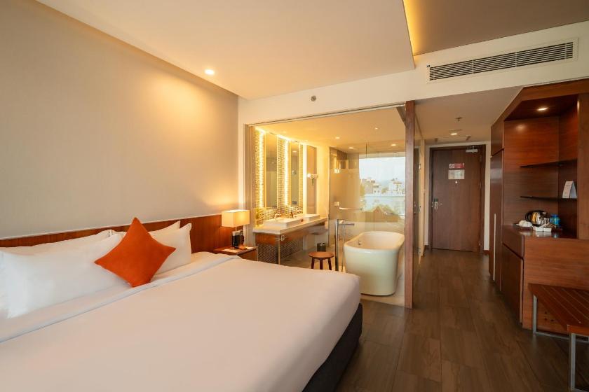 Phòng Cổ Điển Có Giường Cỡ King Nhìn Ra Thành Phố Phòng Cổ Điển Có Giường Cỡ King Nhìn Ra Thành Phố