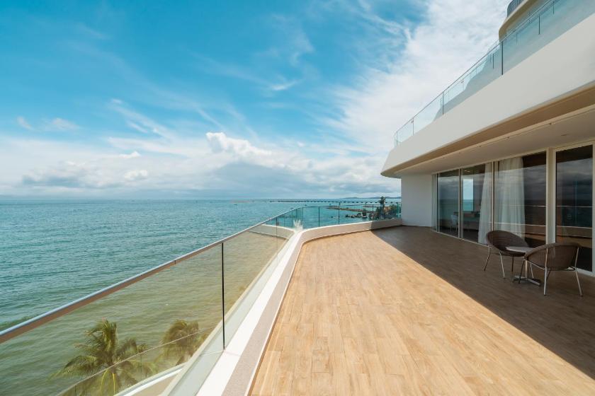 Suite Phu Quoc Với 1 Lần Mát-xa Toàn Thân (40 Phút) Cho 4 Khách Suite Phu Quoc Với 1 Lần Mát-xa Toàn Thân (40 Phút) Cho 4 Khách