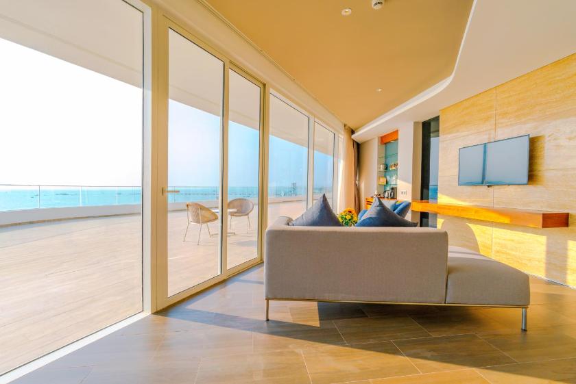 Suite Executive Nhìn Ra Biển Với 1 Lần Mát-xa Toàn Thân (40 Phút) Cho 2 Khách Suite Executive Nhìn Ra Biển Với 1 Lần Mát-xa Toàn Thân (40 Phút) Cho 2 Khách