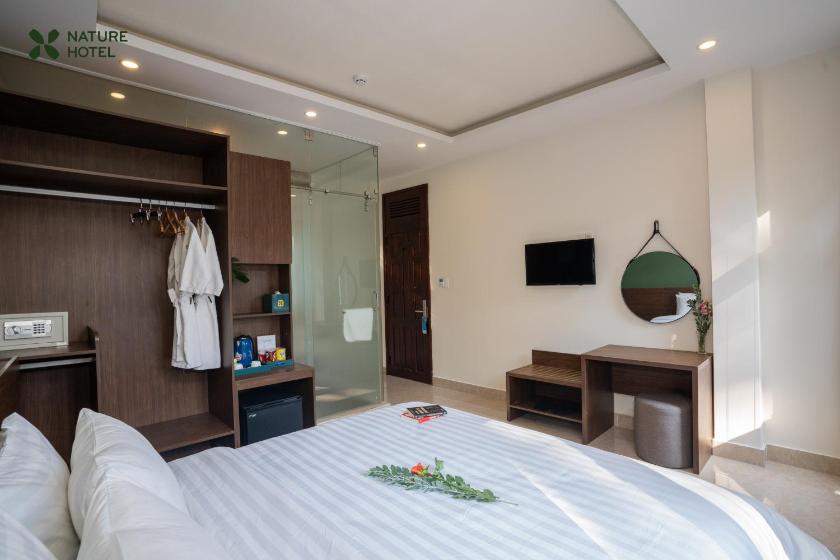 Phòng Có Giường Cỡ King Với Ban Công Phòng Có Giường Cỡ King Với Ban Công