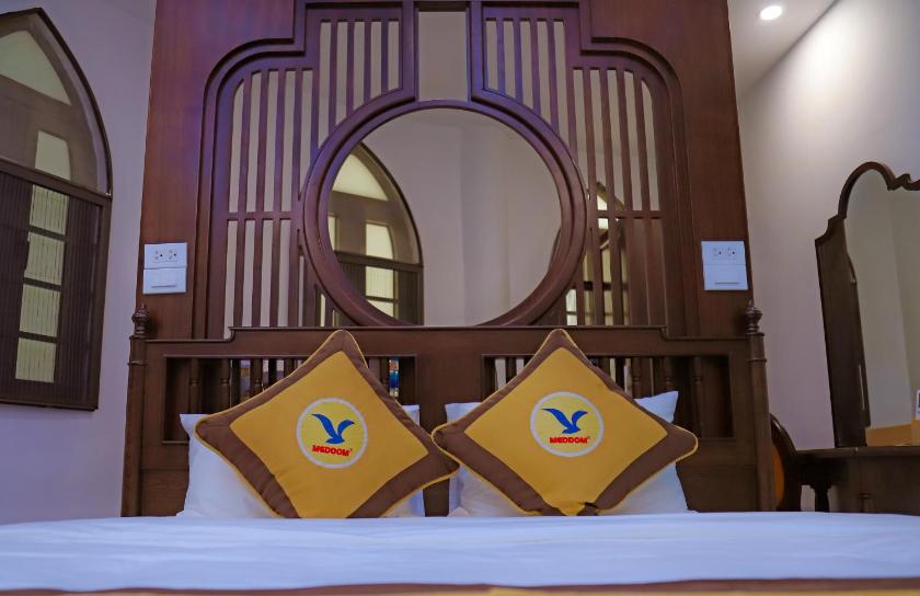 Phòng Deluxe (2 Người lớn + 1 Trẻ em)