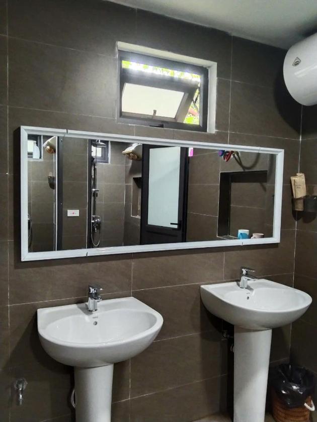 Phòng Ngủ Tập Thể Cho Cả Nam Và Nữ