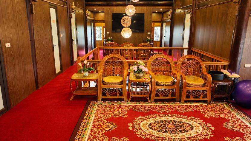 Phòng ngủ Tập thể 8 Giường cho cả Nam và Nữ