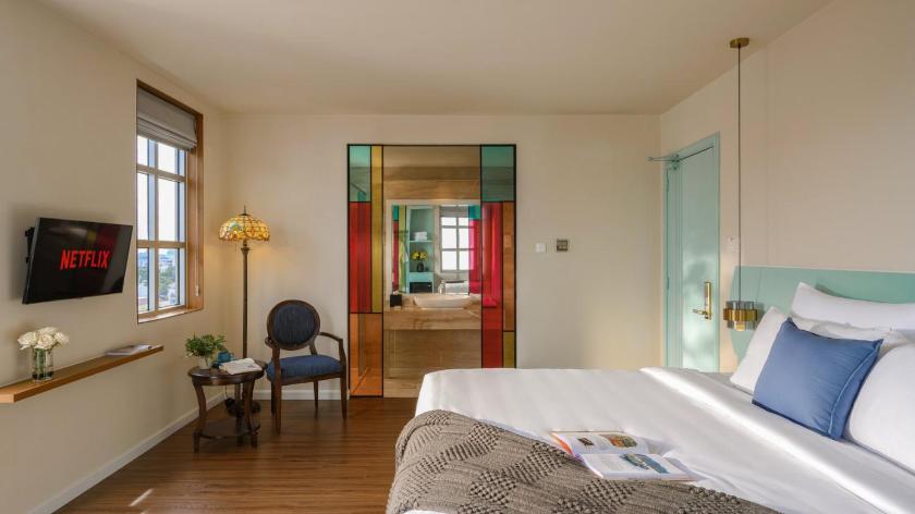 Phòng Deluxe Giường Đôi Có Ban Công