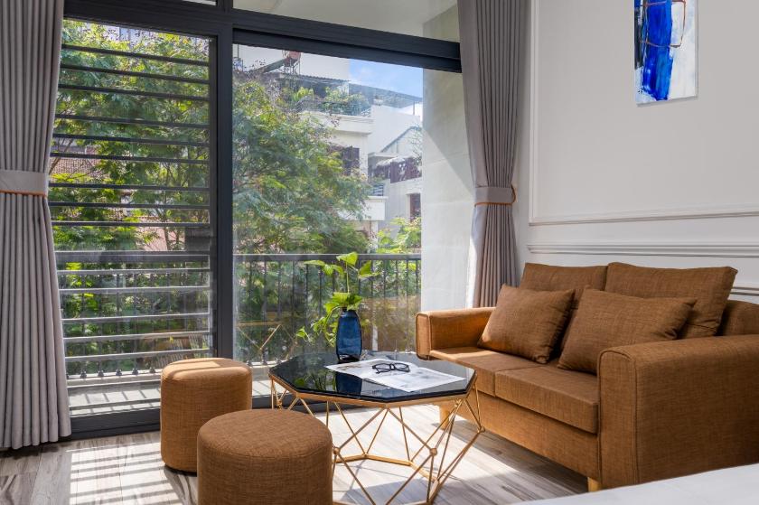 Phòng Deluxe Giường Đôi Có Ban Công