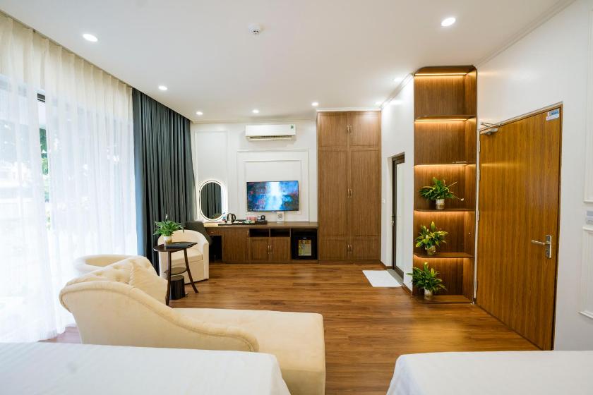 Phòng Deluxe Giường Đôi Có Ban Công
