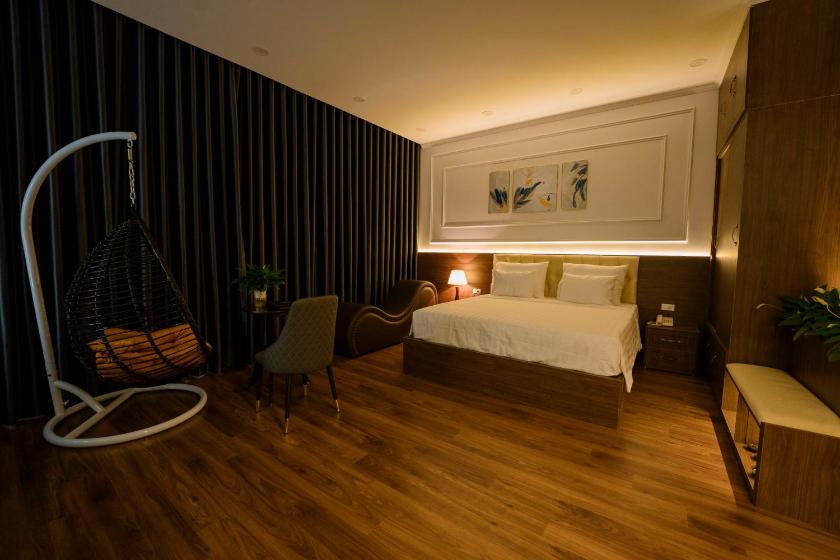 Phòng Deluxe Giường Đôi Có Ban Công