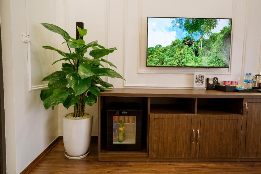 Phòng Deluxe Giường Đôi Có Ban Công