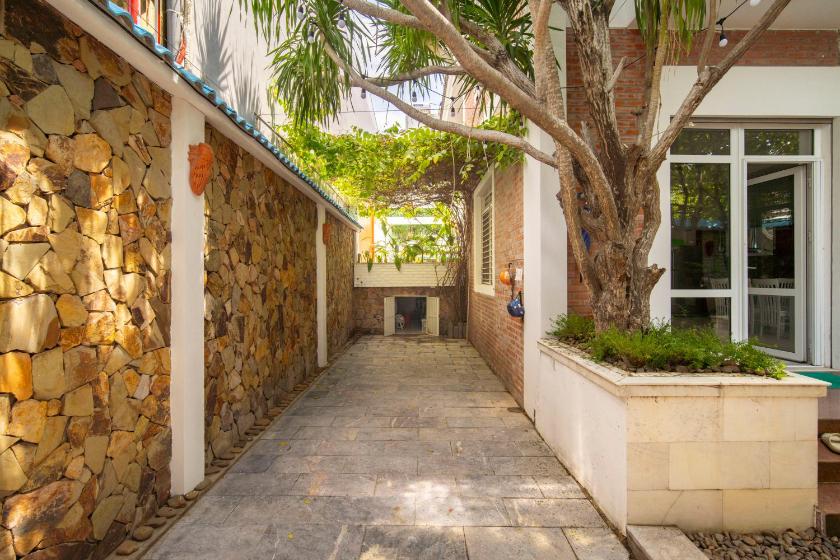 Biệt Thự - Trước Biển