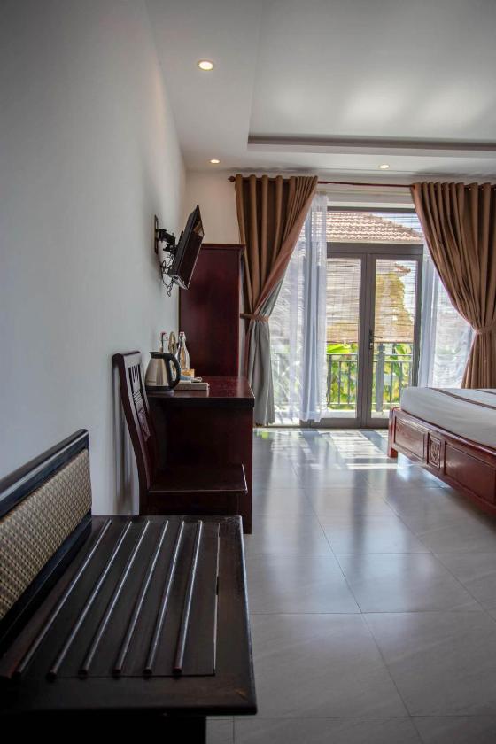 Phòng Deluxe Giường Đôi Có Ban Công