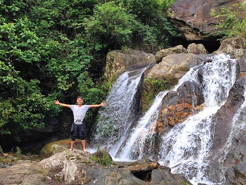 Phòng Deluxe Giường Đôi Có Vòi Sen Phòng Deluxe Giường Đôi Có Vòi Sen