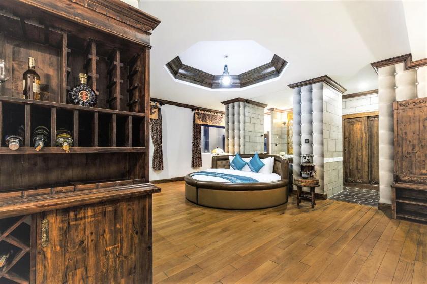 Suite Grand Có Tầm Nhìn Ra Sông Và Ban Công