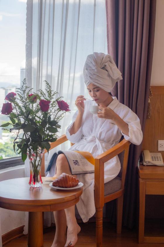 Phòng Deluxe Giường Đôi Có Ban Công