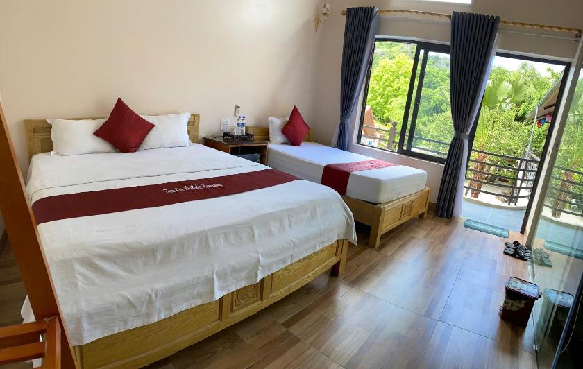 Phòng 3 Người Nhìn Ra Núi