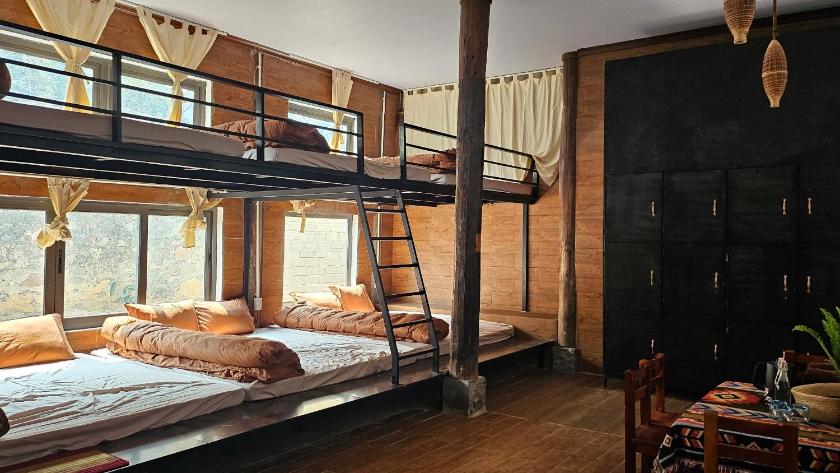 Phòng Ngủ Tập Thể 10 Giường Cho Cả Nam Và Nữ