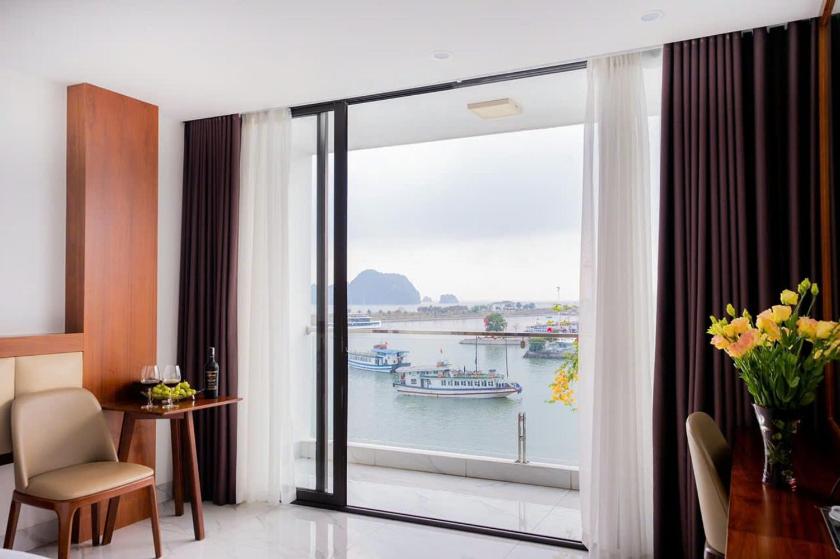 Phòng Giường đôi Deluxe (2 Người lớn + 1 Trẻ em) Phòng Giường đôi Deluxe (2 Người lớn + 1 Trẻ em)