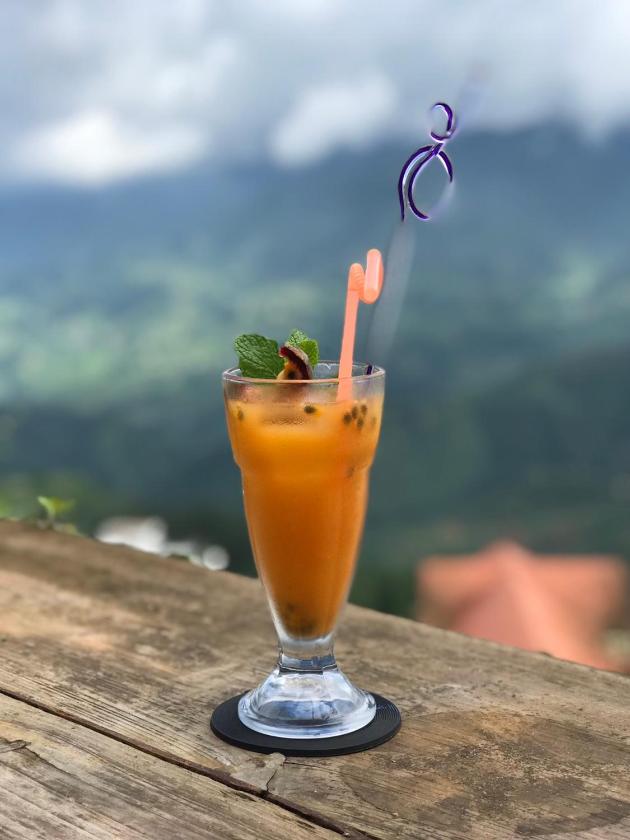 Phòng 3 Người Nhìn Ra Núi