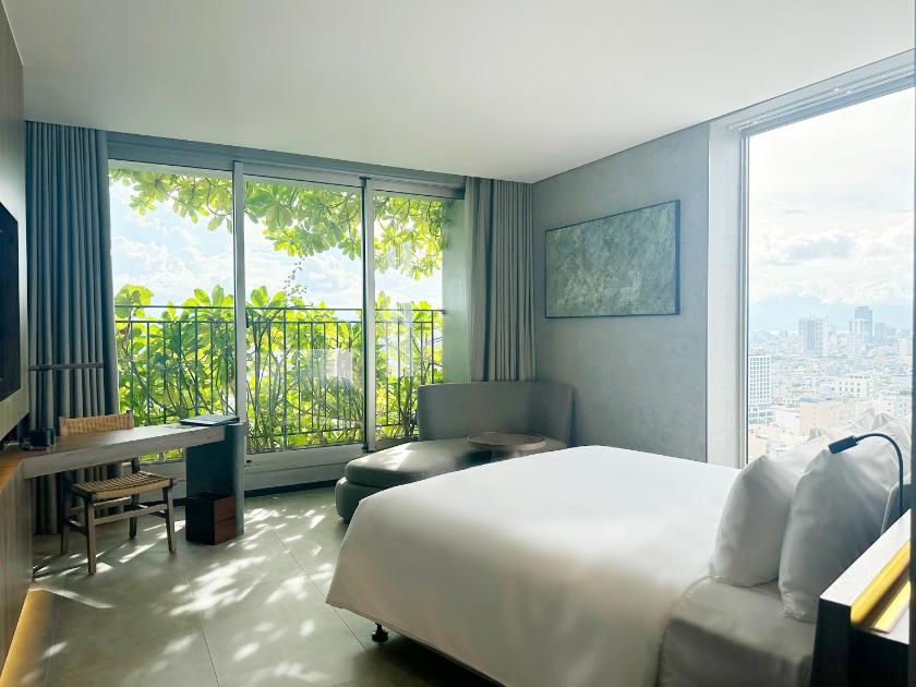 Deluxe Double Room Partial Sea View and Bathtub - Daily Afternoon Tea Inclusive