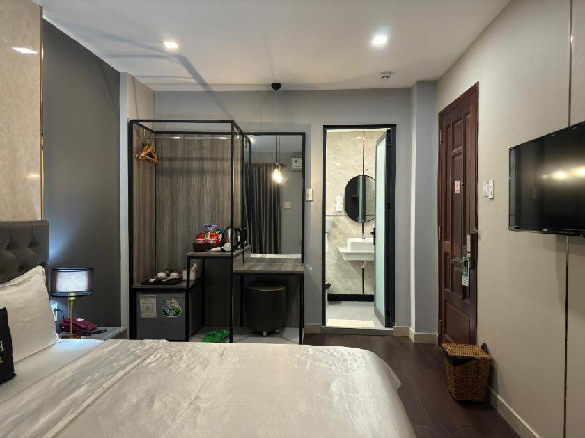 Phòng Deluxe Giường Đôi Có Ban Công