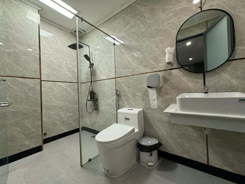 Phòng Deluxe Giường Đôi Có Ban Công