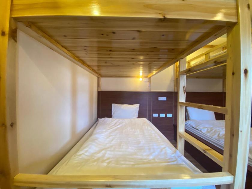 Giường trong Phòng ngủ tập thể 4 người Giường trong Phòng ngủ tập thể 4 người